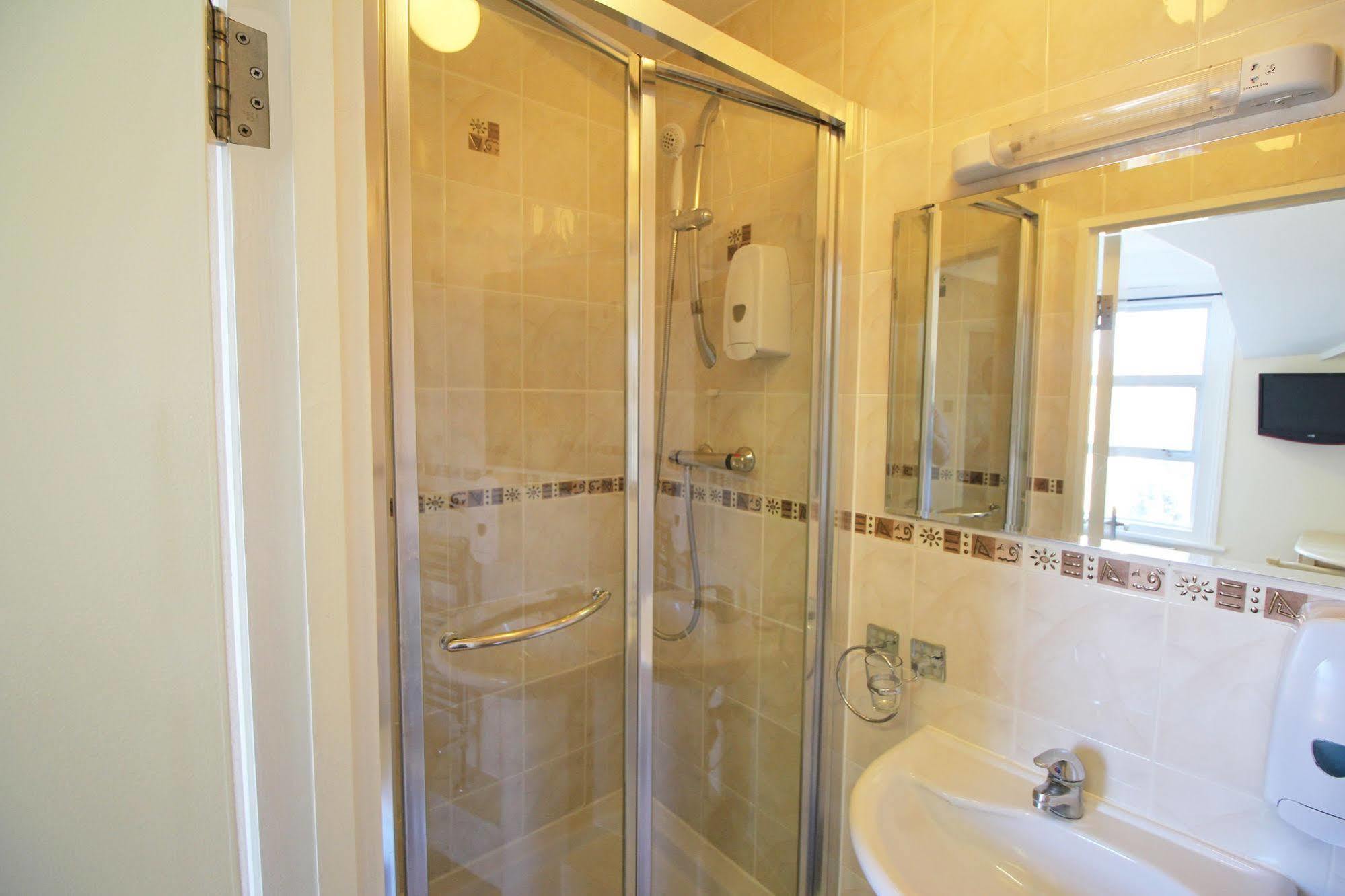 Flexistay Aparthotel Tooting Londra Esterno foto